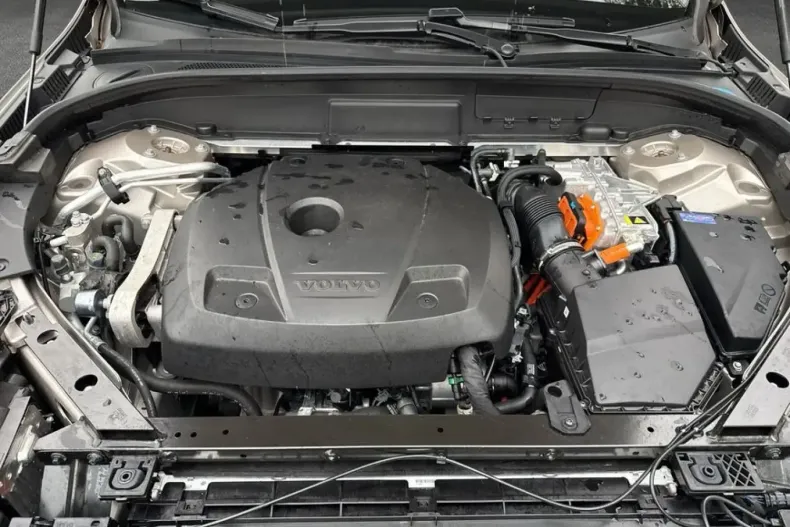 Volvo XC60 din 2025 cu 8.001 km - oferta VOL145994 - foto 8