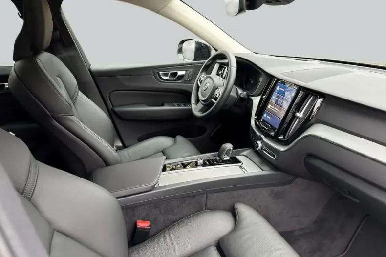 Volvo XC60 din 2025 cu 8.001 km - oferta VOL145994 - foto 13