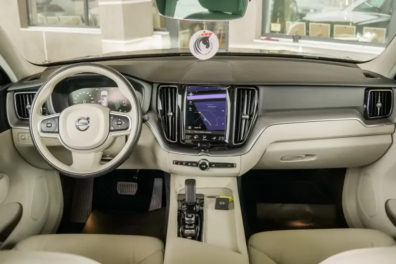 Volvo XC60 din 2020 cu 79.000 km - oferta VOL146001 - foto 9