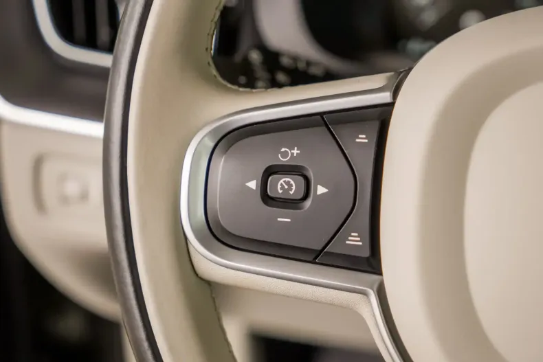 Volvo XC60 din 2020 cu 79.000 km - oferta VOL146001 - foto 20