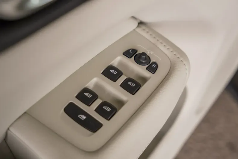 Volvo XC60 din 2020 cu 79.000 km - oferta VOL146001 - foto 23