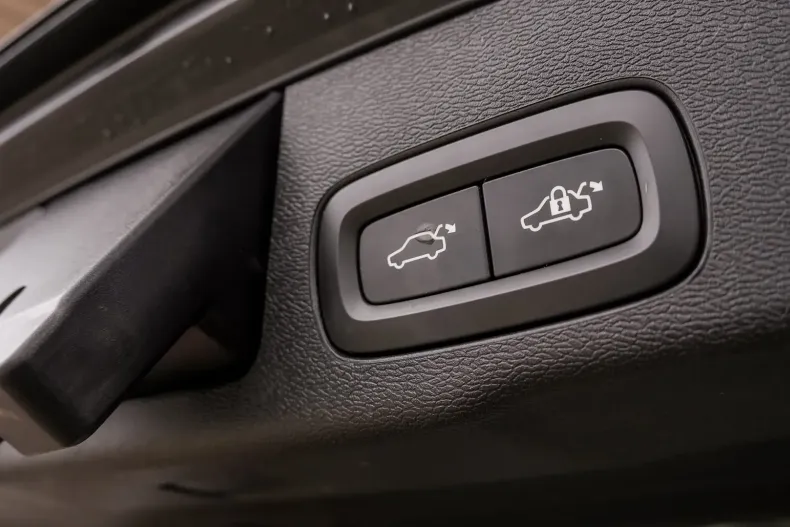 Volvo XC60 din 2020 cu 79.000 km - oferta VOL146001 - foto 26