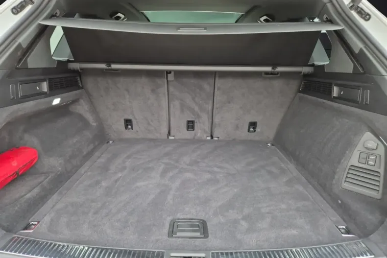 Volkswagen Touareg din 2021 cu 82.500 km - oferta VOL146012 - foto 16