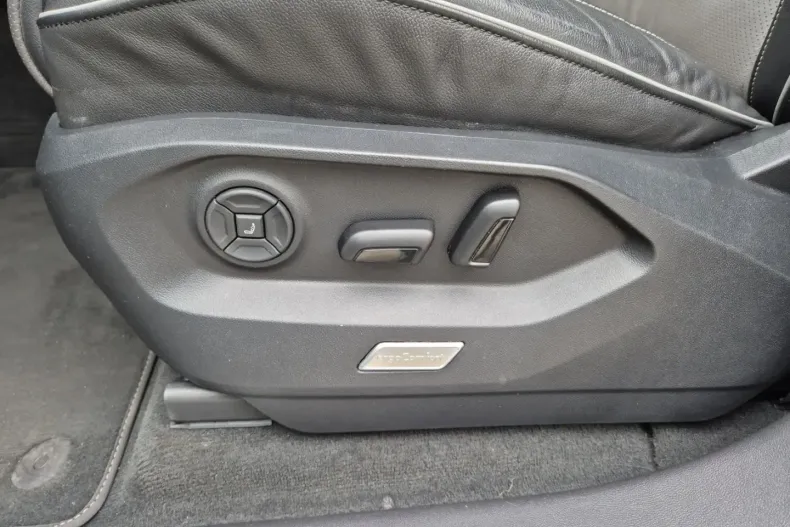 Volkswagen Touareg din 2021 cu 82.500 km - oferta VOL146012 - foto 24