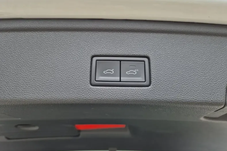 Volkswagen Touareg din 2021 cu 82.500 km - oferta VOL146012 - foto 26