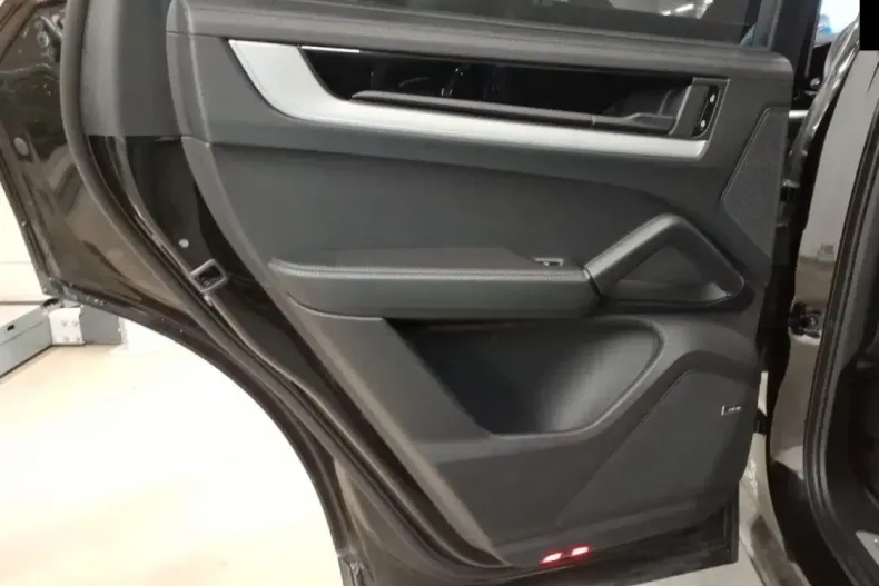 Porsche Cayenne din 2024 cu 49.980 km - oferta POR146015 - foto 10