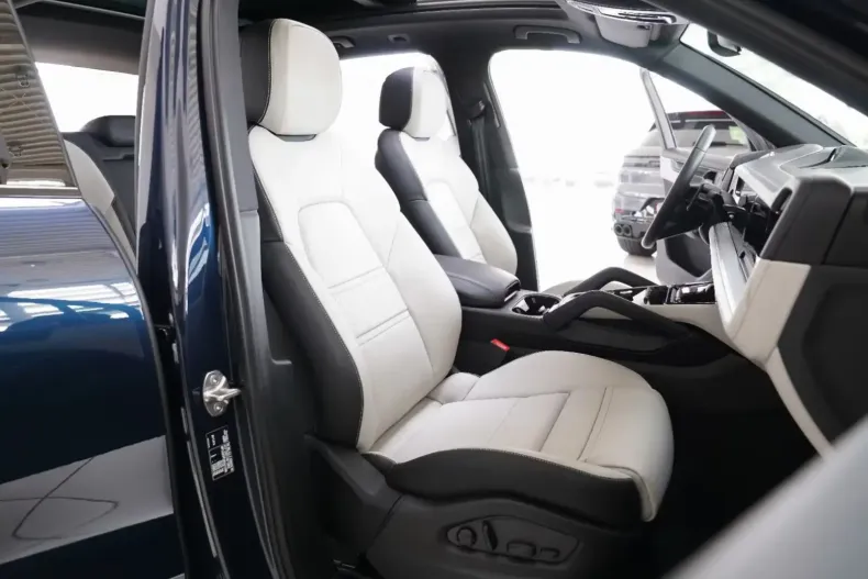 Porsche Cayenne din 2024 cu 8.770 km - oferta POR146017 - foto 12