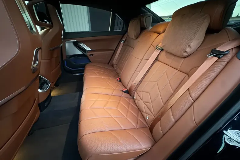 BMW i7 din 2024 cu 45.990 km - oferta BMW146018 - foto 16