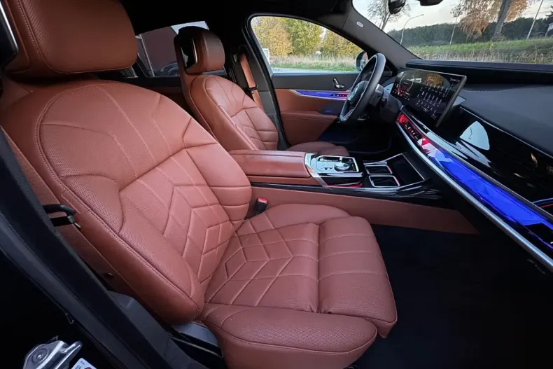 BMW i7 din 2024 cu 45.990 km - oferta BMW146018 - foto 19