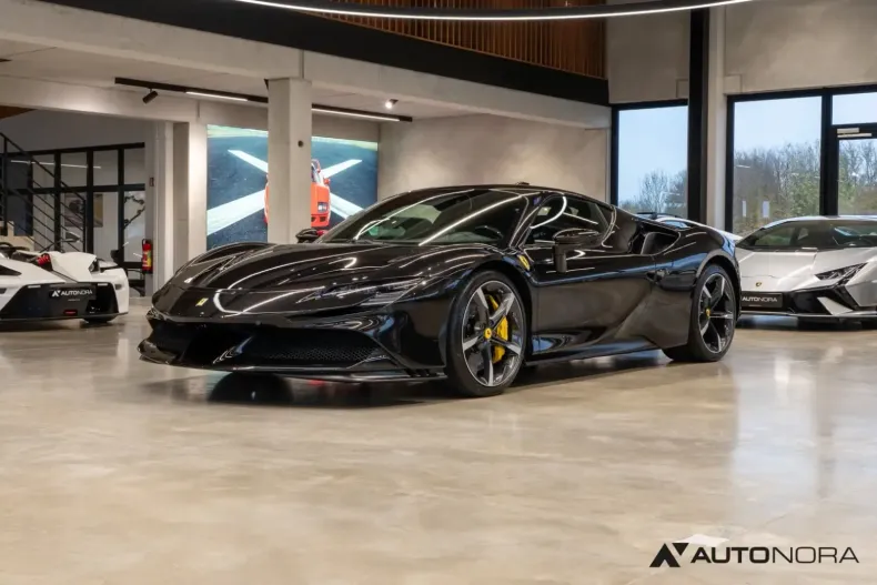 Ferrari SF90 din 2022 cu 10.000 km - oferta FER146023 - foto 6