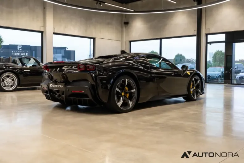 Ferrari SF90 din 2022 cu 10.000 km - oferta FER146023 - foto 14