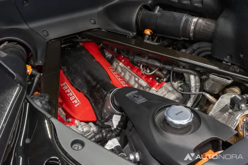 Ferrari SF90 din 2022 cu 10.000 km - oferta FER146023 - foto 21