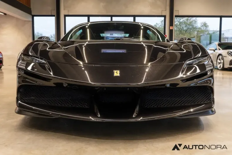 Ferrari SF90 din 2022 cu 10.000 km - oferta FER146023 - foto 24