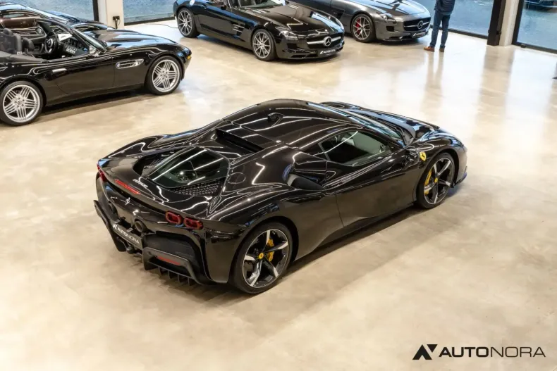 Ferrari SF90 din 2022 cu 10.000 km - oferta FER146023 - foto 37