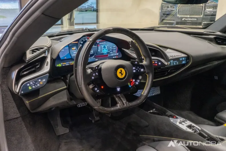 Ferrari SF90 din 2022 cu 10.000 km - oferta FER146023 - foto 41