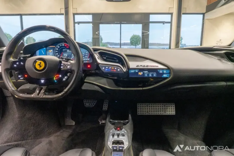 Ferrari SF90 din 2022 cu 10.000 km - oferta FER146023 - foto 42