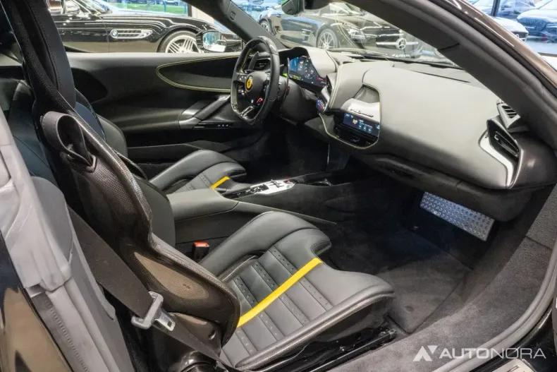 Ferrari SF90 din 2022 cu 10.000 km - oferta FER146023 - foto 49