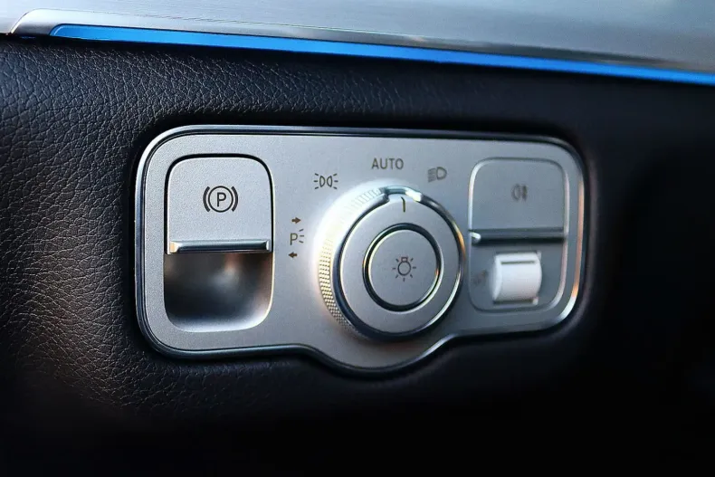 Mercedes-Benz GLE 350 din 2022 cu 55.921 km - oferta MER146037 - foto 32