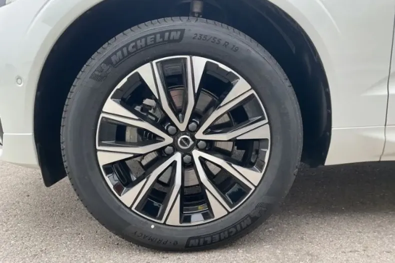 Volvo XC60 din 2025 cu 26.400 km - oferta VOL146044 - foto 11