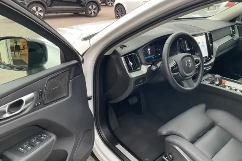 Volvo XC60 din 2025 cu 26.400 km - oferta VOL146044 - foto 15