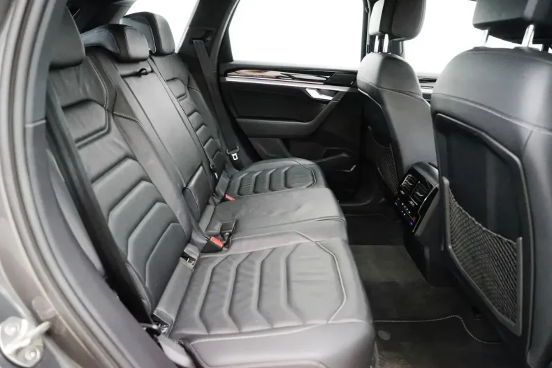 Volkswagen Touareg din 2023 cu 94.000 km - oferta VOL146058 - foto 9