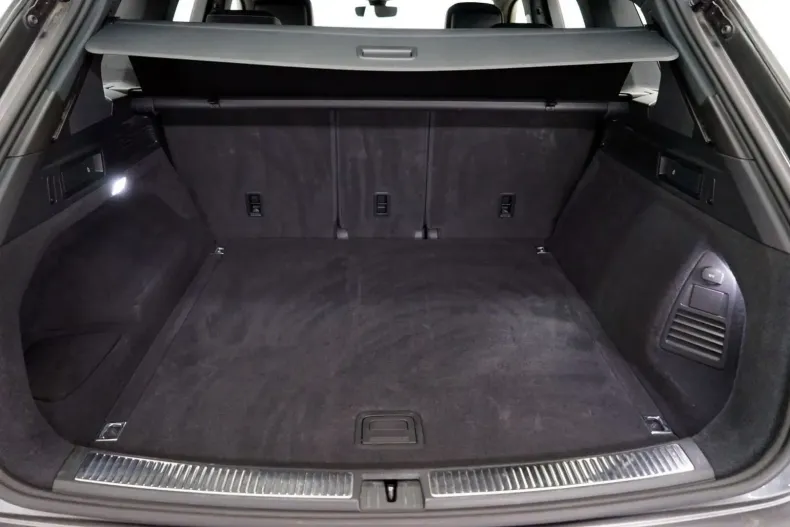 Volkswagen Touareg din 2023 cu 94.000 km - oferta VOL146058 - foto 12