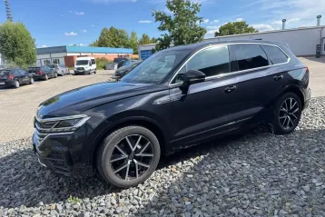 Volkswagen Touareg din 2021 - oferta VOL146060