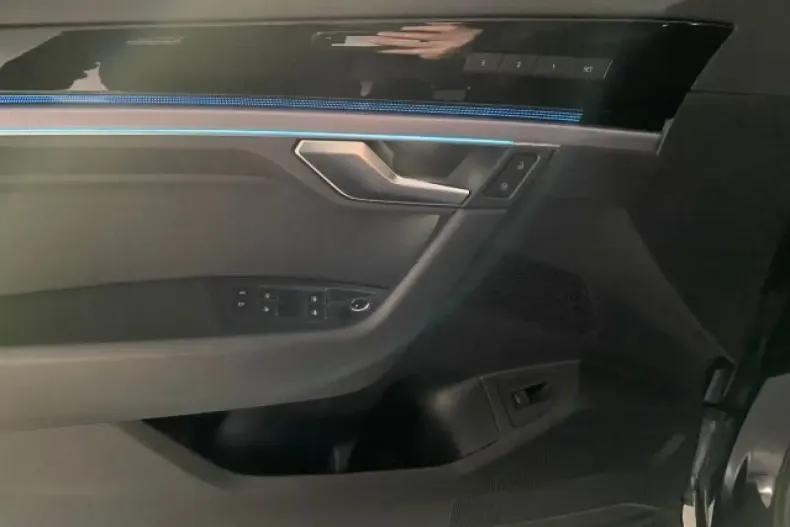 Volkswagen Touareg din 2021 cu 82.000 km - oferta VOL146065 - foto 11