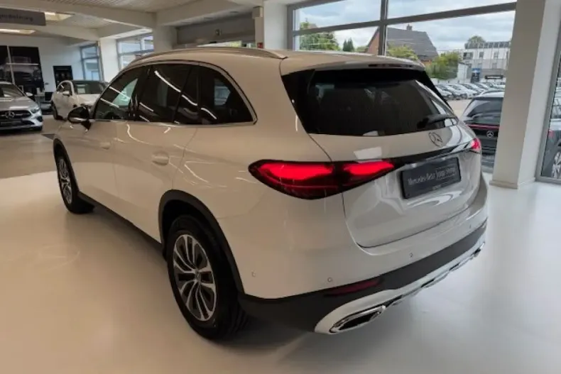 Mercedes-Benz GLC 200 din 2024 cu 9.300 km - oferta MER146075 - foto 2