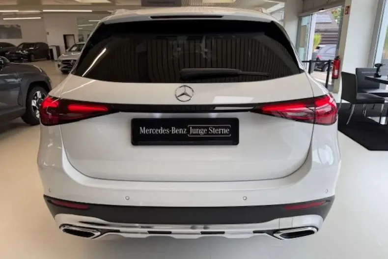 Mercedes-Benz GLC 200 din 2024 cu 9.300 km - oferta MER146075 - foto 3