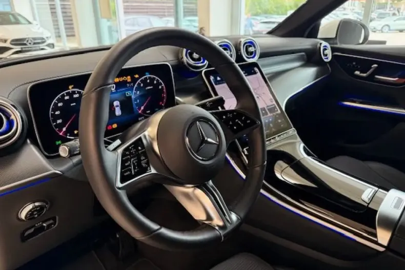 Mercedes-Benz GLC 200 din 2024 cu 9.300 km - oferta MER146075 - foto 6