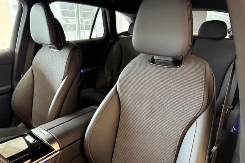 Mercedes-Benz GLC 200 din 2024 cu 9.300 km - oferta MER146075 - foto 7