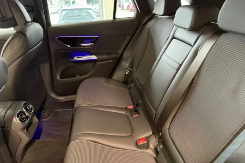 Mercedes-Benz GLC 200 din 2024 cu 9.300 km - oferta MER146075 - foto 10