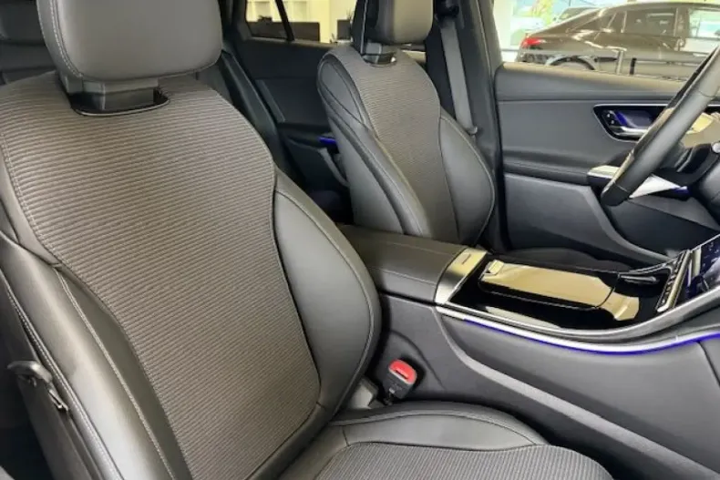 Mercedes-Benz GLC 200 din 2024 cu 9.300 km - oferta MER146075 - foto 13