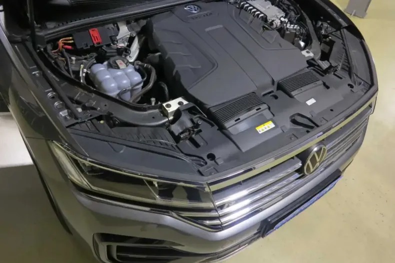 Volkswagen Touareg din 2021 cu 76.900 km - oferta VOL146083 - foto 8