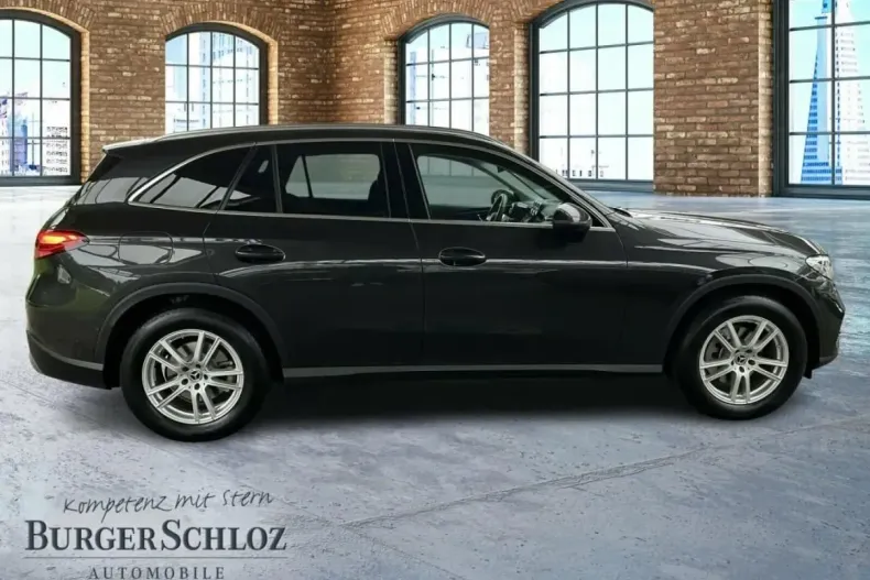 Mercedes-Benz GLC 200 din 2024 cu 23.990 km - oferta MER146090 - foto 4