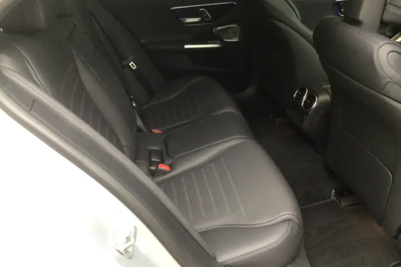 Mercedes-Benz C 300 din 2024 cu 31.579 km - oferta MER146101 - foto 13