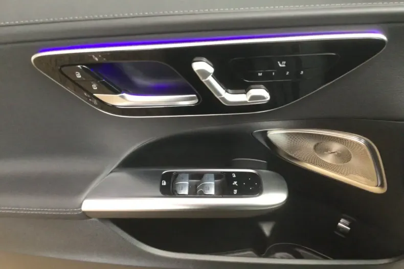 Mercedes-Benz C 300 din 2024 cu 31.579 km - oferta MER146101 - foto 14