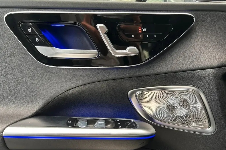 Mercedes-Benz C 300 din 2024 cu 12.410 km - oferta MER146108 - foto 11