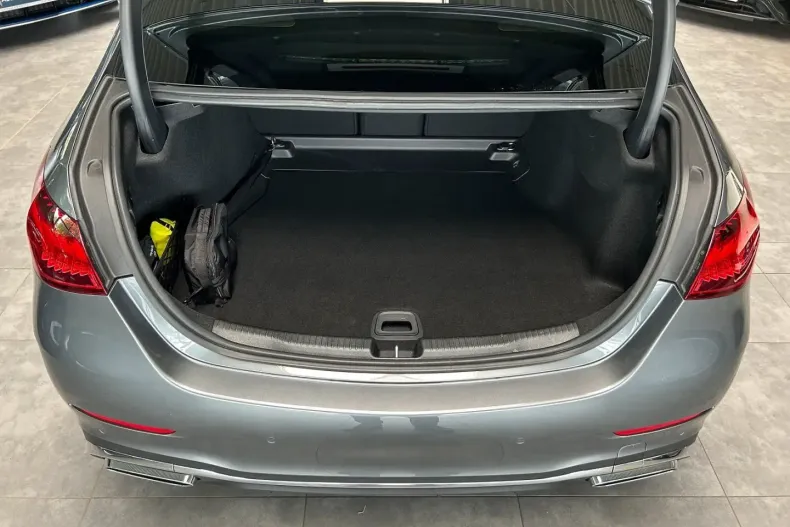 Mercedes-Benz C 300 din 2024 cu 12.410 km - oferta MER146108 - foto 16