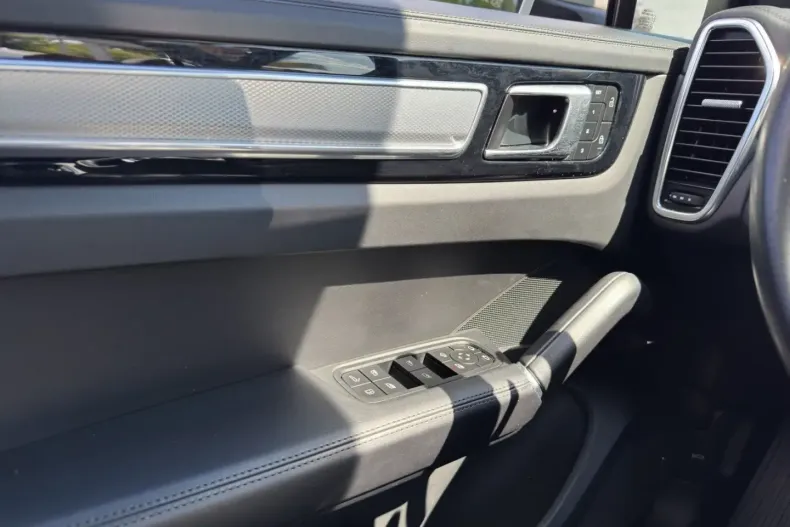 Porsche Cayenne din 2022 cu 77.000 km - oferta POR146125 - foto 11