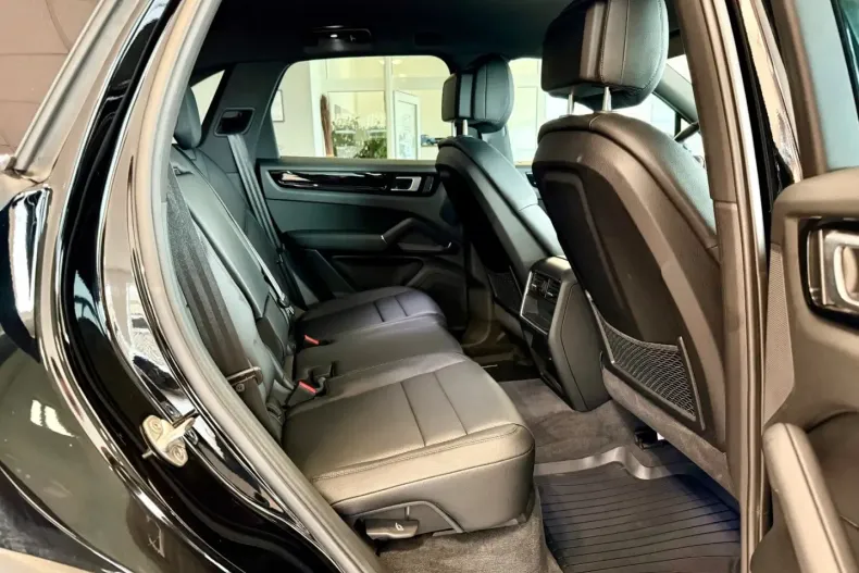 Porsche Cayenne din 2022 cu 46.715 km - oferta POR146131 - foto 11