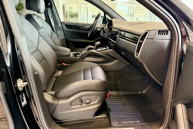 Porsche Cayenne din 2022 cu 46.715 km - oferta POR146131 - foto 12