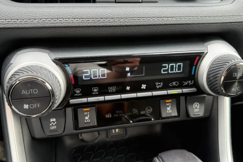 Toyota RAV4 din 2023 cu 42.213 km - oferta TOY146142 - foto 19