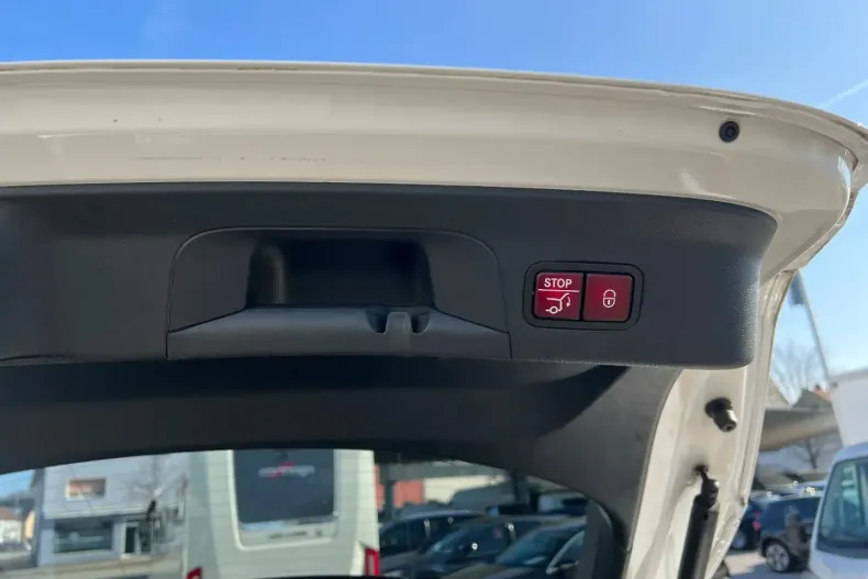 Mercedes-Benz GLC 220 din 2020 cu 73.207 km - oferta MER146148 - foto 8