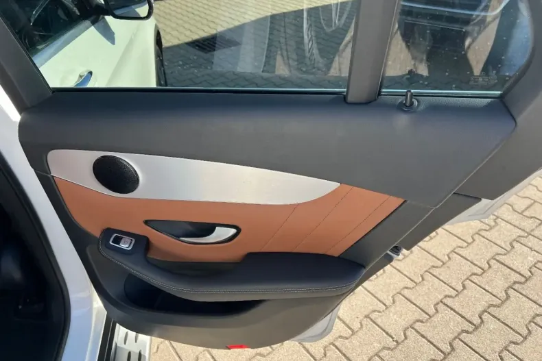 Mercedes-Benz GLC 220 din 2020 cu 73.207 km - oferta MER146148 - foto 15