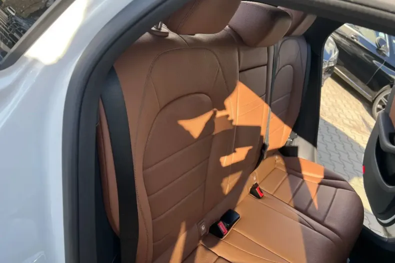 Mercedes-Benz GLC 220 din 2020 cu 73.207 km - oferta MER146148 - foto 17