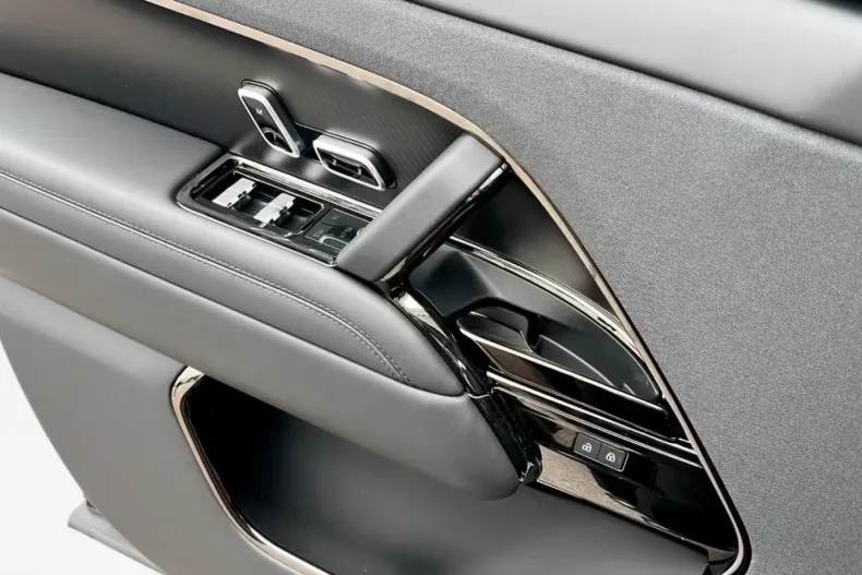 Land Rover Range Rover Sport din 2025 cu 45 km - oferta LAN146150 - foto 6