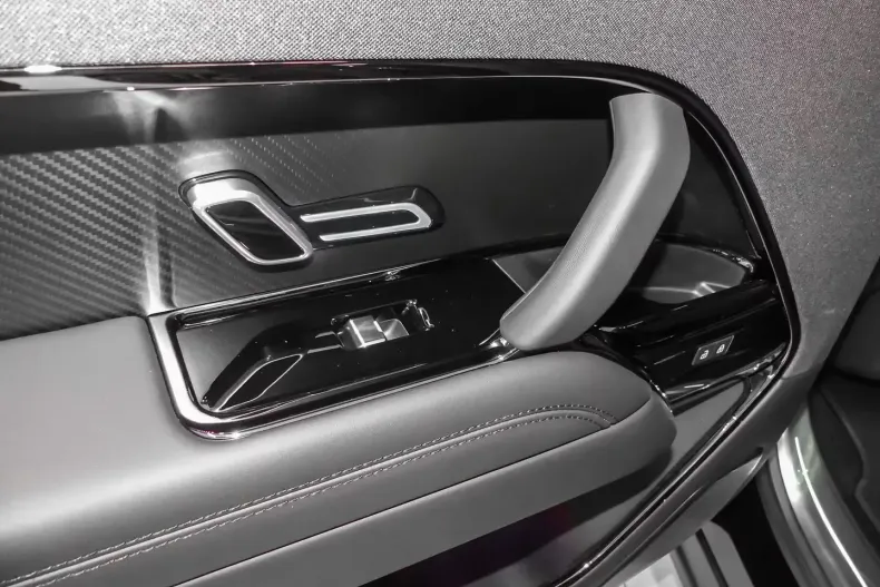 Land Rover Range Rover Sport din 2025 cu 5 km - oferta LAN146161 - foto 6