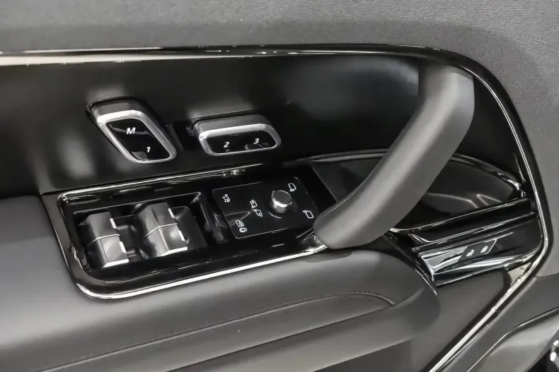 Land Rover Range Rover Sport din 2025 cu 5 km - oferta LAN146161 - foto 7